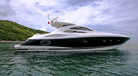 Bosco-Yacht-as-seen-from-Pinel-island