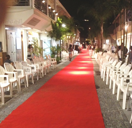 The Fashion Show runway on rue General Charles De Gaulle